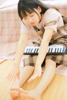 在车子颠簸中进了她身体